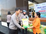 Kapolresta Solo, Kombes Pol Catur Cahyono Wibowo ikut memantau pelaksanaan kegiatan GPM di Mapolrseta Solo, Jumat 8 Agustus 2025. (Foto: Putri Sejati)