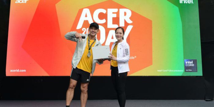 Acer Ambassador Indonesia Deny Sumargo dan President Director Acer Indonesia Leny Ng dalam kampanye Acer Day 2025 di Jakarta