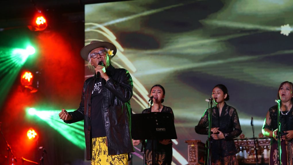 Penampilan istimewa dari Waktu Indonesia Berdendang yang berkolaborasi bersama Lala Atila dan Sujiwo Tejo menutup GEMFest 2025 di Balai Kota Solo, Jawa Tengah, Sabtu 23 Agustus 2025. (Foto: dok GEMFest 2025)