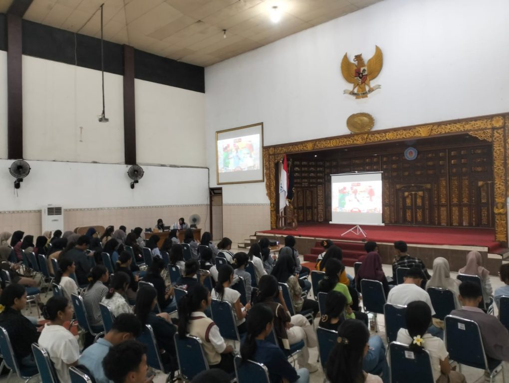 Kegiatan nobar CMSE 2025 di Universitas Dharma AUB Surakarta, yang diikuti lebih dari 100 orang peserta, Sabtu 18 Oktober 2025. (Foto: dok BEI Jateng II)