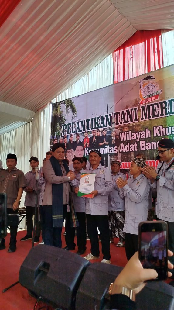 Pelantikan pengurus Tani Merdeka Indonesia (TMI) Wilayah Khusus Adat Bonokeling di Desa Pekuncen, Kecamatan Jatilawang, Kabupaten Banyumas, Jawa Tengah, Rabu 15 Oktober 2025. (Foto: ist)