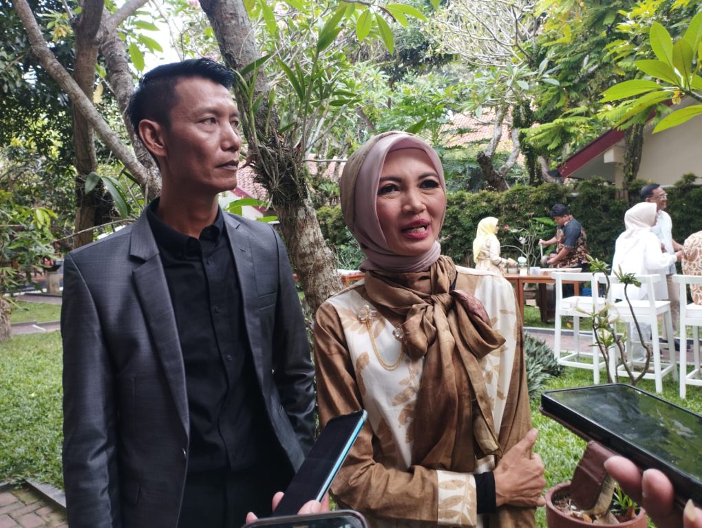 Novi Bamboo dan suami