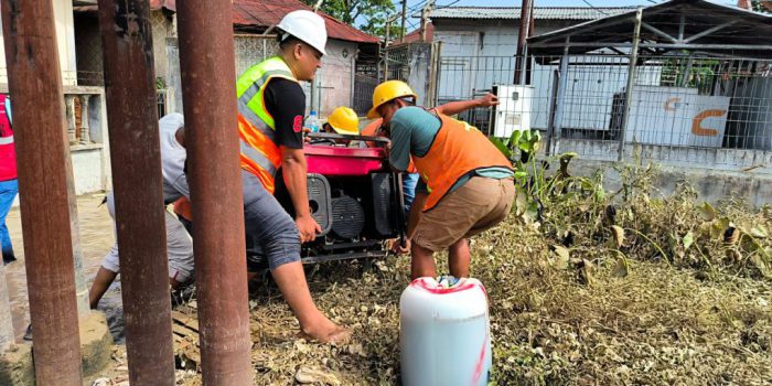 Indosat Ooredoo Hutchison (Indosat atau IOH) bergerak cepat dalam membantu penanganan bencana banjir dan longsor yang melanda Pulau Sumatera. (Foto. Dok IOH)