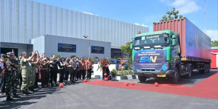 Acara seremonial pelepasan ekspor perdana produk sepatu PT SAN di Desa Singopuran, Kecamatan Kartasura, Sukoharjo, Jawa Tengah, Jumat 12 Desember 2025. (Foto: Putri Sejati)