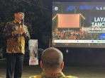 Menteri Desa Dan Pembangunan Daerah Tertinggal, Yandri Susanto, memberikan sambutan saat acara Layar Tancep Festival Film Desa rangkaian acara peringatab Hari Desa Nasional 2026 di halaman Gedung Lembu Sora kompleks Kantor Sekertariat Daerah Kabupaten Boyolali, Jawa Tengah, Rabu 14 Januari 2026 malam. (Foto: dok Red)