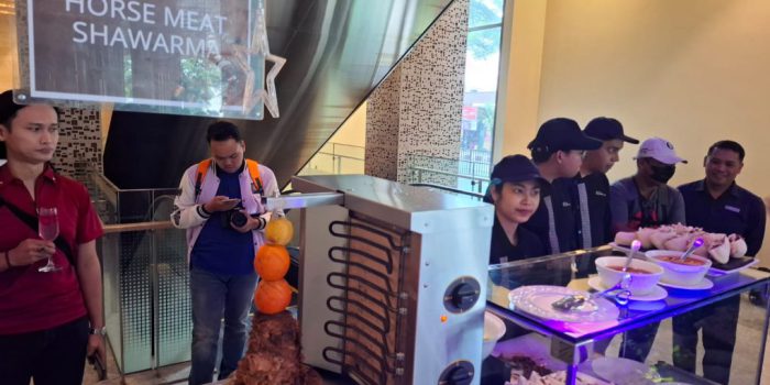 Horse Meat Shawarma atau Shawarma daging kuda menjadi salah satu menu yang disajikan Hotel Alila Solo selama event “Ramadan Lifestyle” bertema “The Great Silk Road”. (Foto: Putri Sejati)