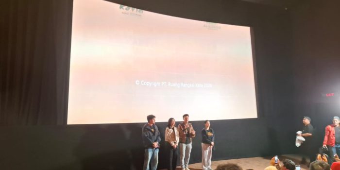Film Titip Bunda di Surgamu-Mu sukses menguras air mata penonton yang menghadiri screening film di XXI Solo Paragon Mall, Jawa Tengah, Jumat 20 Februari 2026. (Foto: Putri Sejati)