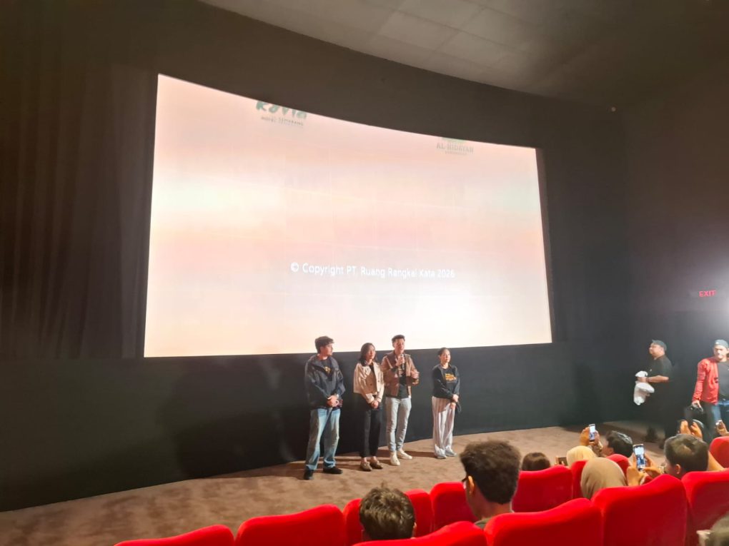 Film Titip Bunda di Surgamu-Mu sukses menguras air mata penonton yang menghadiri screening film di XXI Solo Paragon Mall, Jawa Tengah, Jumat 20 Februari 2026. (Foto: Putri Sejati)