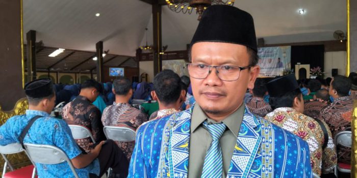 Ketua Forum Guru Muhammadiyah (FGM), Pujiono, saat memberi penjelasan kepada wartawan pada acara Konsolidasi Guru di Boyolali, Jawa Tengah. (Foto: Agatha Janendra)
