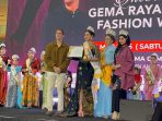 Salah satu model remaja asal Kota Salatiga, Jawa Tengah, Agnes Sarisha Saraswati sukses mencetak prestasi internasional setelah dinobatkan sebagai Best Female Teen Model 2026 dalam ajang internasional International Gema Raya Putrajaya Fashion Week 2026, yang digelar di di Putrajaya International Convention Centre (PICC), Kuala Lumpur, Malaysia, Sabtu 14 Maret 2026. (Foto: dok. ist)