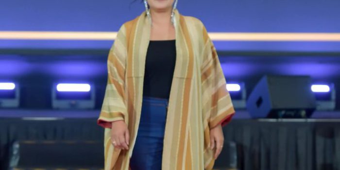 Founder Post Modeling, Asitya Ndaru Mustikarini saat tampil dalam gelaran Gema Raya Putrajaya Fashion Week 2026 Malaysia. (Foto. dok ist)