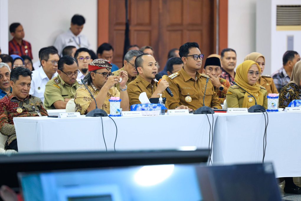 Wali Kota Solo, Respati Ardi saat mengikuti Rakor Penyelenggaraan Program MBG di Gedung Gradhika Bhakti Praja, Kota Semarang, Jawa Tengah, Selasa 3 Maret 2026. (Foto: dok. Prokompim Pemkot Solo)