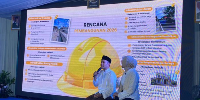 “Ngabuburit Asik Bareng Respati–Ardi” yang menandai satu tahun kepemimpinan Wali Kota Solo, Respati Ardi dan Wakil Wali Kota (Wawali) Solo, Astrid Widayani. Acara yang dihadiri Forkompimda, tokoh masyarakat dan agama tersebut digelar di Monumen Apem Sewu Bantaran Sungai BBWS Bengawan Solo, Kelurahan Sewu, Kecamatan Jebres, Jumat 6 Maret 2026. (Foto: Putri Sejati)