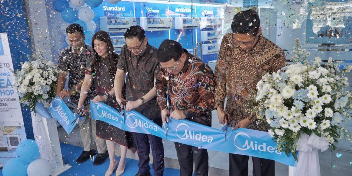 Peresmian Midea Pro Shop di di Jl. Maospati - Solo, Kebayan 3, Sragen Kulon, Kecamatan Sragen, Kabupaten Sragen. Jawa Tengah, Senin 20 April 2026. (Foto: Putri Sejati)