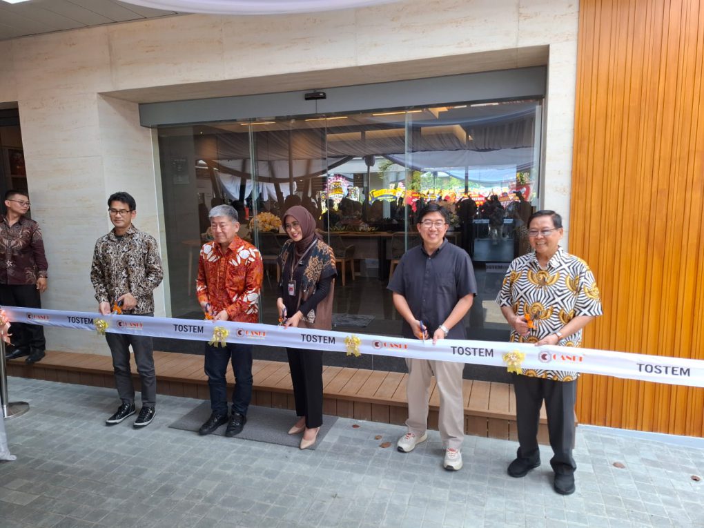 Perusahaan CV Candi Aluminium membuat inovasi baru dengan menghadirkan TOSTEM Studio di Kota Solo, Jawa Tengah. (Foto: Putri Sejati)