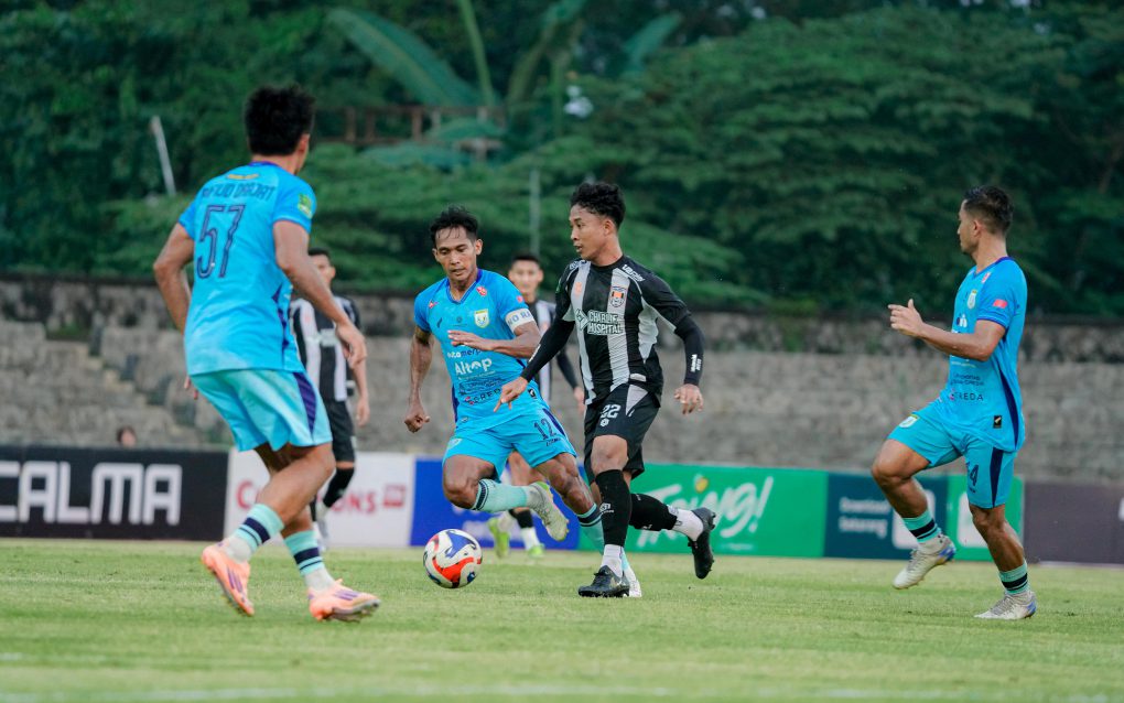 Kendal Tornado FC tampil memukau di laga pamungkas Pegadaian Championship musim 2025/2026 dengan mengalahkan Persela Lamongan 5-0 di Stadion Sriwedari, Kota Solo, Jawa Tengah, Minggu 3 Mei 2026. (Foto: MO. Kendal Tornado FC)