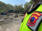 Polres Boyolali bersama Bidokkes Polda Jateng lakukan ekshumasi jenazah di makam korban dugaan keracunan satai ayam kiriman seseorang melalui ojek daring di desa Sindon, Kecamatan Ngemplak, Kabupaten Boyolali, Jawa Tengah. (Foto: Agatha Janendra)