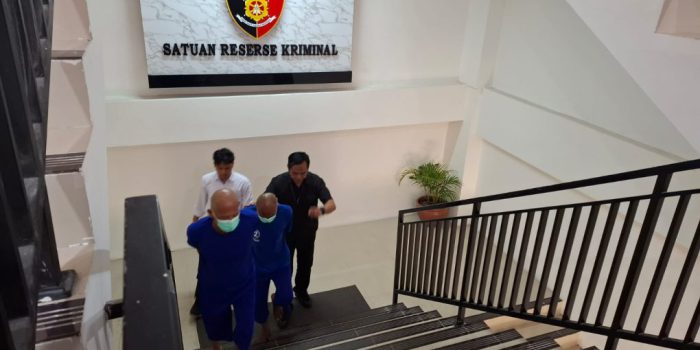 Dua pelaku pencurian motor dan ponsel diamankan Polresta Solo. (Foto: Putri Sejati)