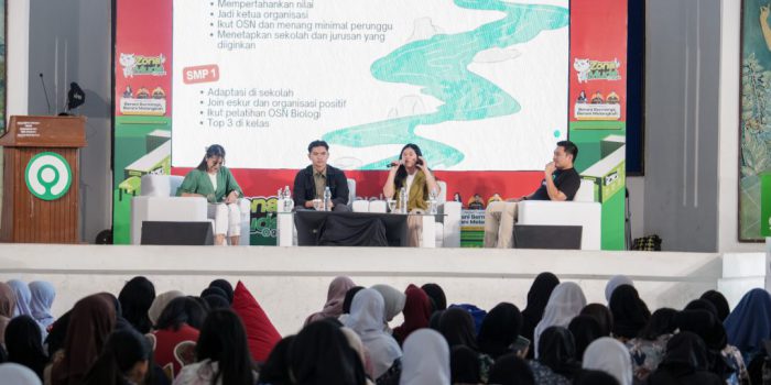 PT GoTo Gojek Tokopedia Tbk (GOTO) berkolaborasi dengan Dinas Pendidikan Kabupaten Semarang menghadirkan Zona Muda Gojek di SMPN 1 Ungaran. (Foto: dok Gojek)