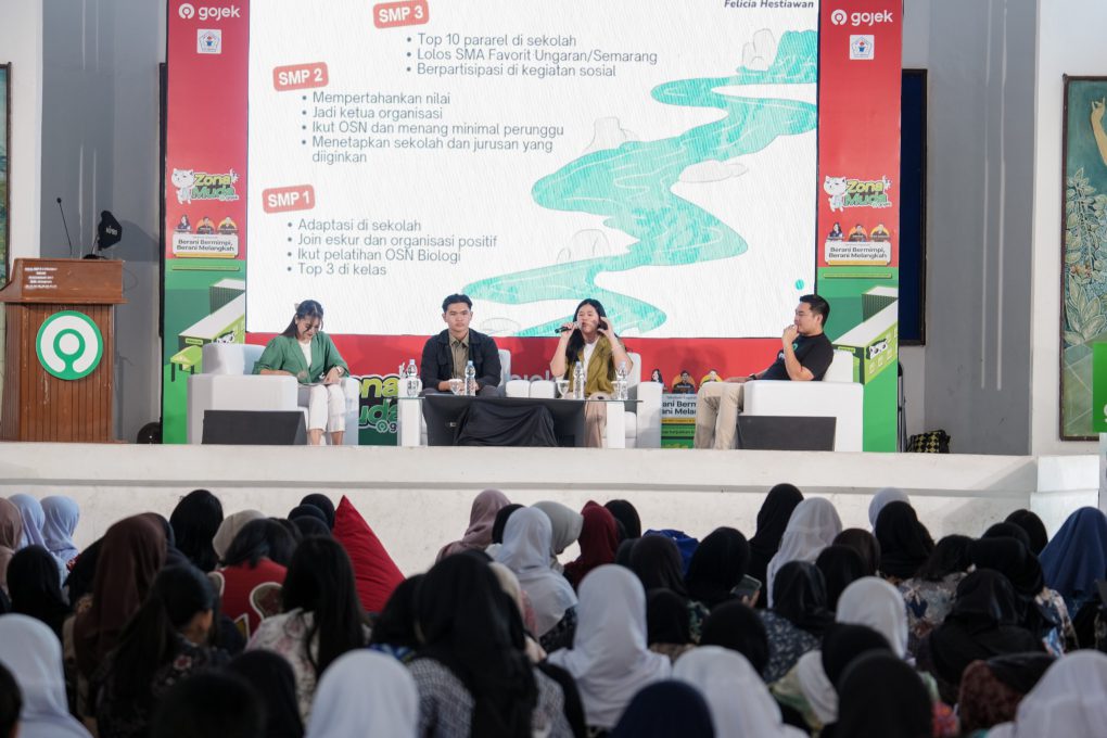 PT GoTo Gojek Tokopedia Tbk (GOTO) berkolaborasi dengan Dinas Pendidikan Kabupaten Semarang menghadirkan Zona Muda Gojek di SMPN 1 Ungaran. (Foto: dok Gojek)