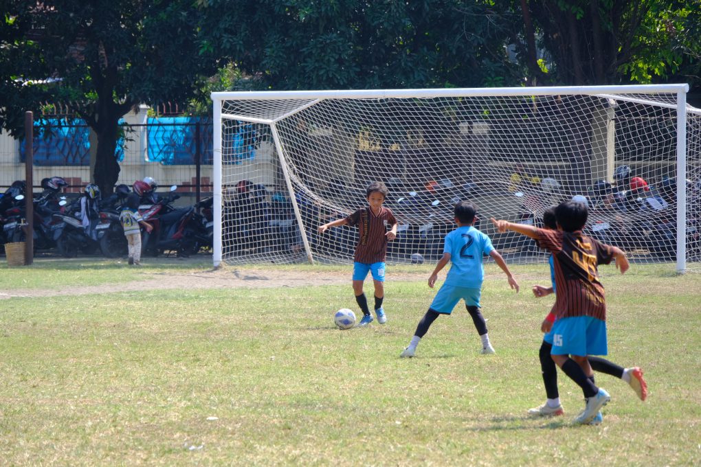 Sebanyak sembilan sekolah sepak bola (SSB) mengikuti Fun Game yang digelar SSB Madya Pemda Solo di Lapangan Kartopuran, Sabtu-Minggu. 11-12 Juli 2026. (Foto: Putri Sejati)