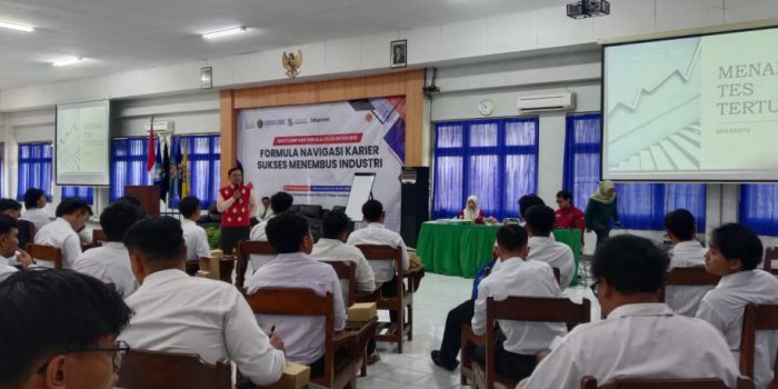 Kegiatan Bootcamp Siap Kerja dan Lolos Interview yang digelar Career Center STT Warga Surakarta selama dua hari, Rabu-Kamis, 15-16 Juli 2026. (Foto: dok STT Warga Surakarta)