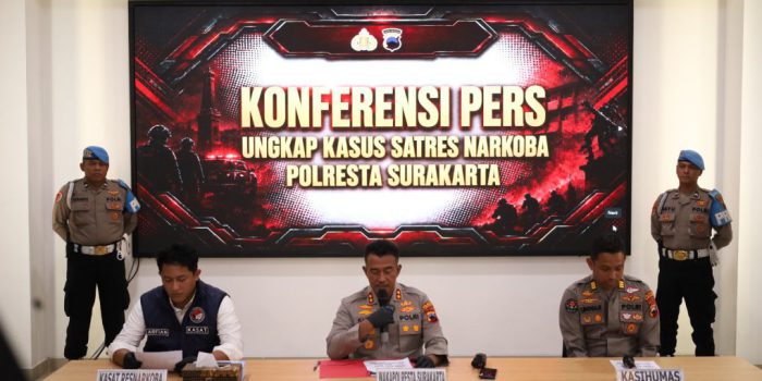 Satresnarkoba Polresta Solo berhasil menggagalkan peredaran narkotika di wilayah Solo Raya dengan mengamankan barang bukti berupa sabu seberat 3,5 kilogram. (Foto: Putri Sejati)