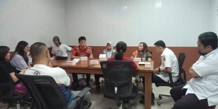 Sejumlah orang tua atlet pelajar wushu di Kota Solo, Jawa Tengah mengeluhkan tak adanya transparansi dalam proses seleksi Popda tingkat Provinsi yang diadakan Pengkot Wushu Kota Solo. (Foto: Putri Sejati)