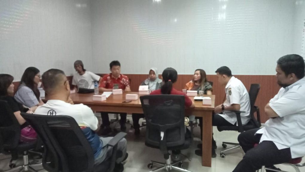 Sejumlah orang tua atlet pelajar wushu di Kota Solo, Jawa Tengah mengeluhkan tak adanya transparansi dalam proses seleksi Popda tingkat Provinsi yang diadakan Pengkot Wushu Kota Solo. (Foto: Putri Sejati)