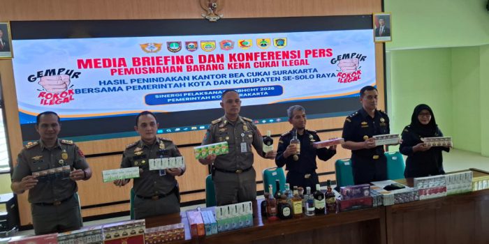 Sebagian rokok ilegal yang berhasil diamankan Kantor Pengawasan dan Pelayanan Bea dan Cukai (KPPBC) Tipe Madya Pabean B Surakarta bersama Pemerintah Kota (Pemkot) Solo yang akan dimusnahkan. (Foto: Putri Sejati)