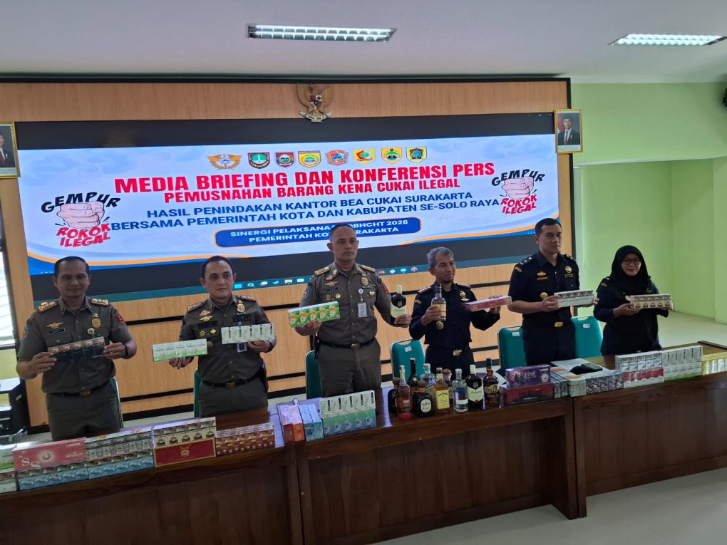 Sebagian rokok ilegal yang berhasil diamankan Kantor Pengawasan dan Pelayanan Bea dan Cukai (KPPBC) Tipe Madya Pabean B Surakarta bersama Pemerintah Kota (Pemkot) Solo yang akan dimusnahkan. (Foto: Putri Sejati)